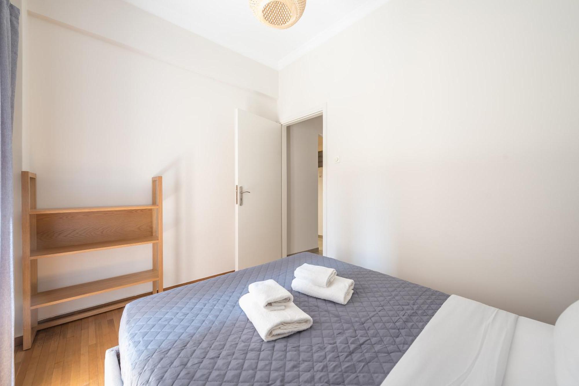 Stylish 2 Bd Urban Retreat Near Panormou Metro Apartment Athens Exterior photo