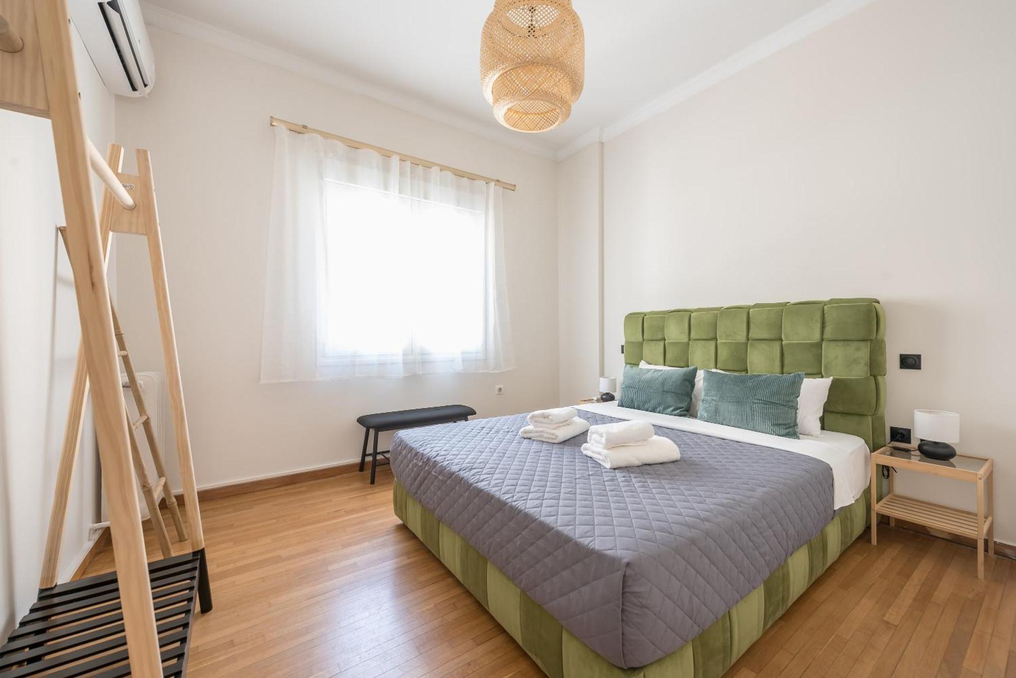Stylish 2 Bd Urban Retreat Near Panormou Metro Apartment Athens Exterior photo